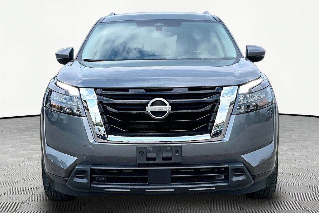 Used 2025 Nissan Pathfinder SV AWD/4WD image 3