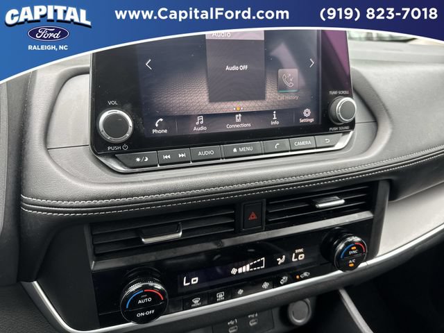 Used 2025 Nissan Rogue SV FWD image 26