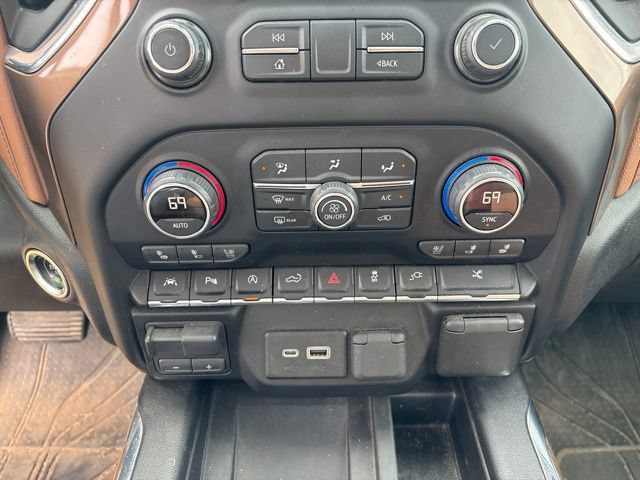 Used 2019 Chevrolet Silverado 1500 High Country w/ Technology Package AWD/4WD image 12