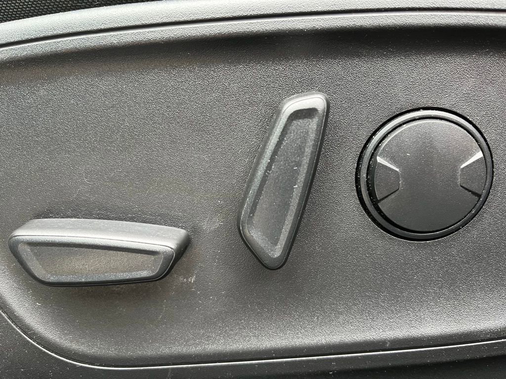 Certified 2022 Ford Escape SEL w/ SEL Stealth AWD Package image 19