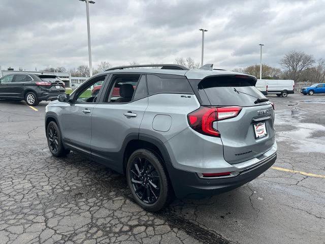 Used 2023 GMC Terrain SLE w/ Driver Convenience Package FWD image 5