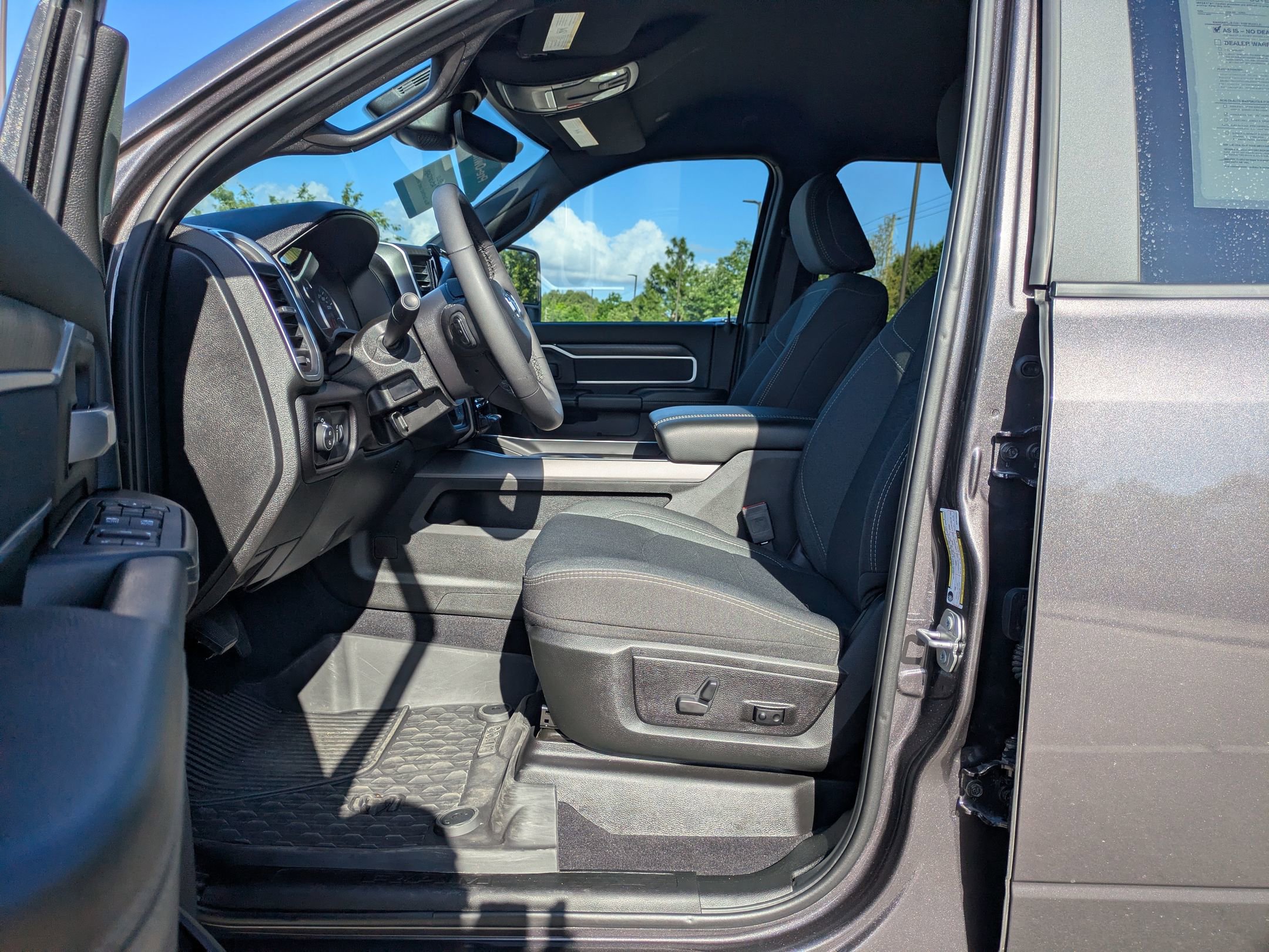 Used 2025 RAM 2500 Big Horn AWD/4WD image 11