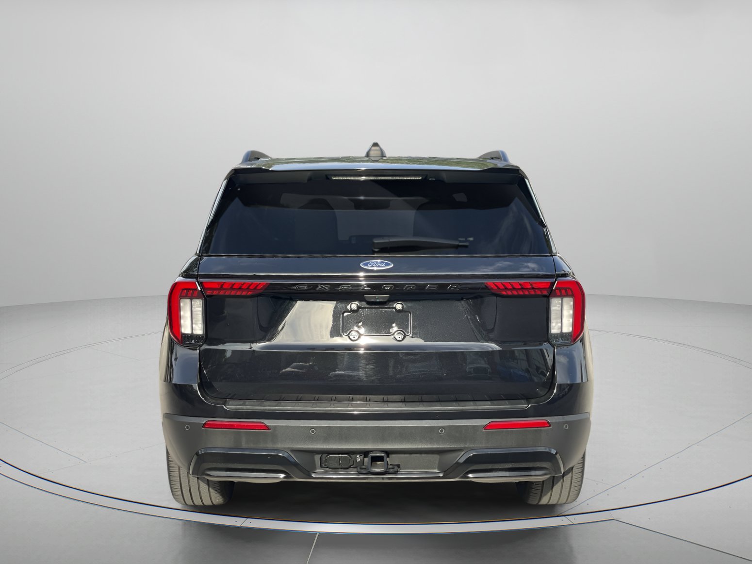 Certified 2025 Ford Explorer ST-Line w/ Premium Package RWD image 4