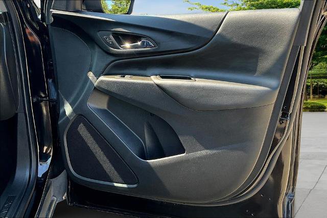 Used 2023 Chevrolet Equinox LT w/ Driver Convenience Package image 24