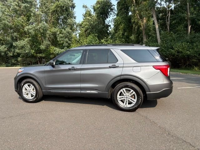 Certified 2022 Ford Explorer XLT w/ Equipment Group 202A AWD/4WD image 4