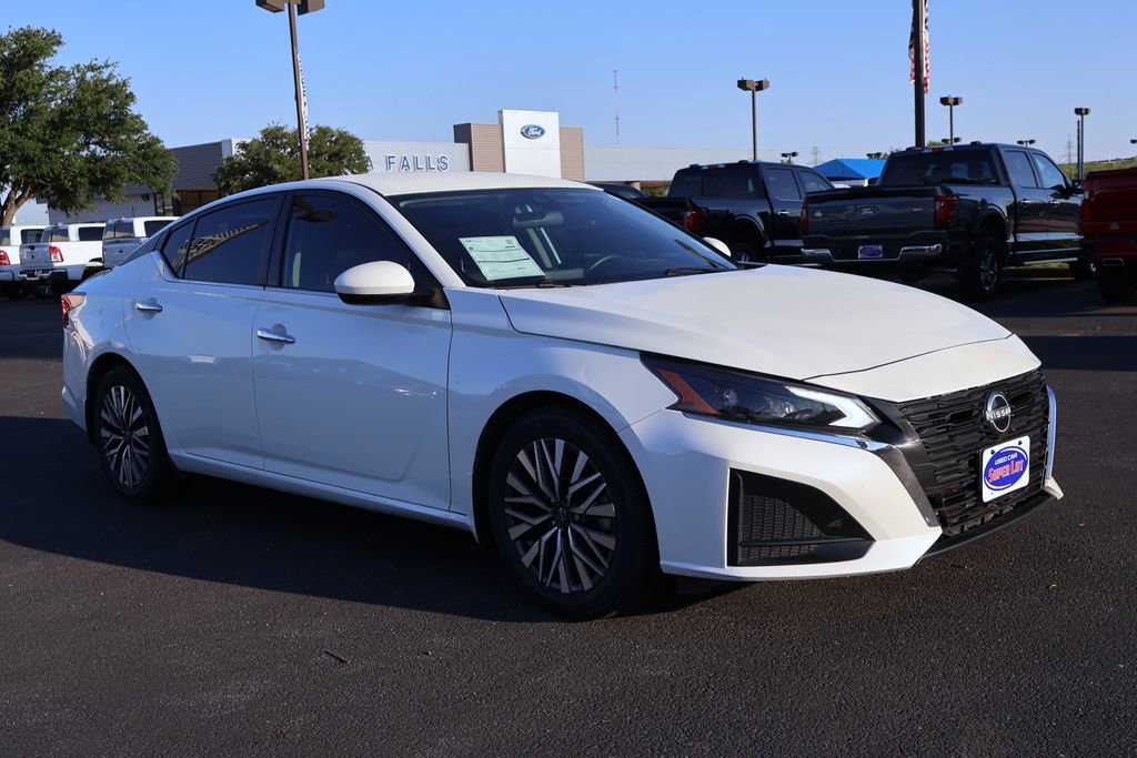 Used 2023 Nissan Altima 2.5 SV FWD image 9