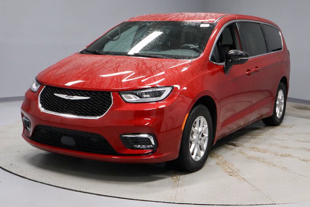 Used 2025 Chrysler Pacifica Select FWD image 7