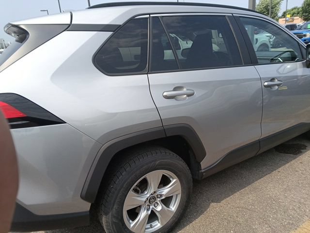 Used 2019 Toyota RAV4 XLE AWD/4WD image 12