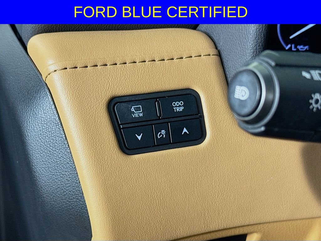 Used 2022 Lexus LX 600 4WD w/ Luxury Package image 10