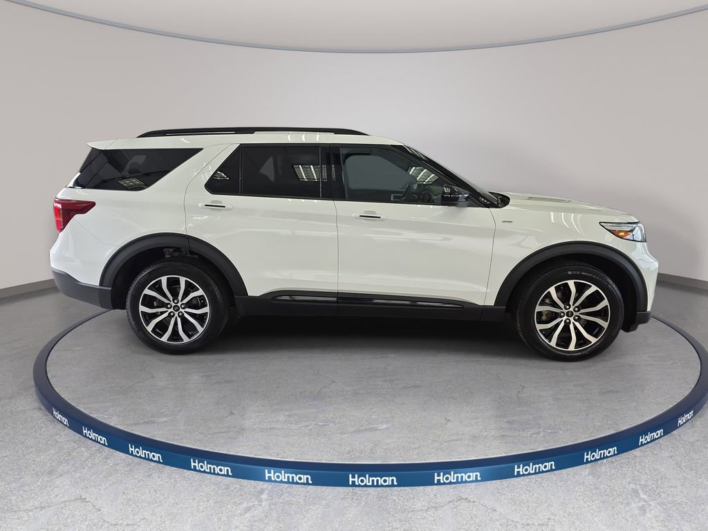 Certified 2023 Ford Explorer ST-Line AWD/4WD image 4