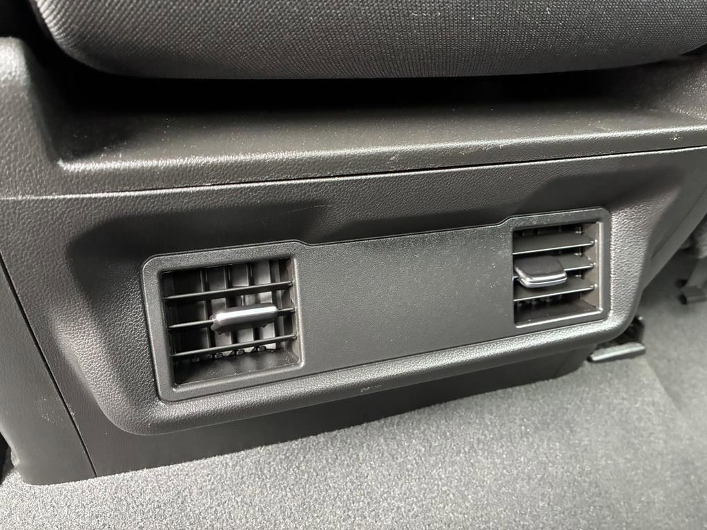 Used 2023 Chevrolet Silverado 1500 Custom image 14