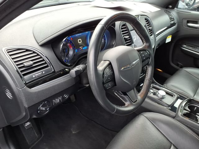 Used 2022 Chrysler 300 S w/ Comfort Group RWD image 16