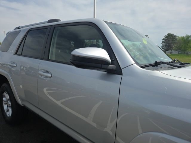 Used 2021 Toyota 4Runner SR5 AWD/4WD image 7