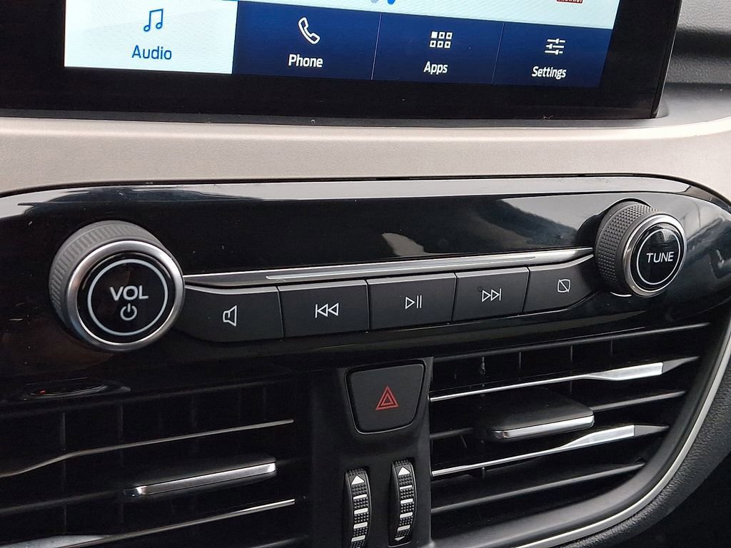 Certified 2020 Ford Escape SE image 17