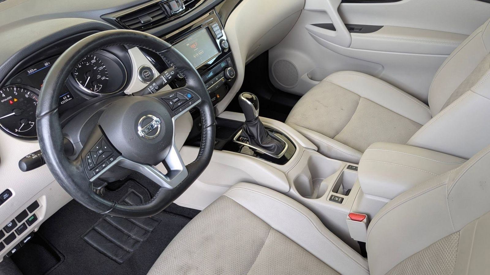 Used 2022 Nissan Rogue Sport SV w/ Technology Package image 9