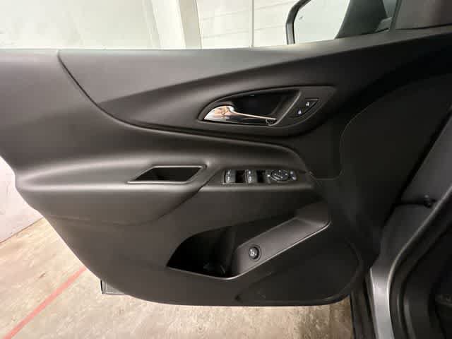 Used 2024 Chevrolet Equinox LT AWD/4WD image 17
