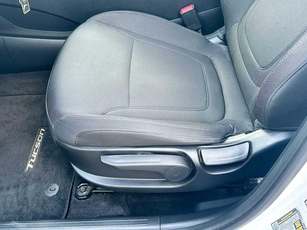 Used 2023 Hyundai Tucson SE w/ Cargo Package AWD/4WD image 9
