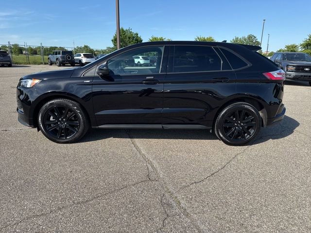 Certified 2024 Ford Edge ST-Line AWD/4WD image 3
