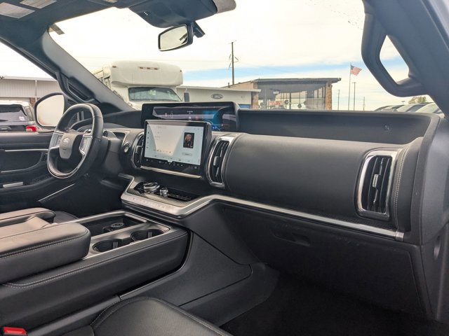 Certified 2025 Ford Expedition Max Platinum w/ Stealth Appearance Package image 40