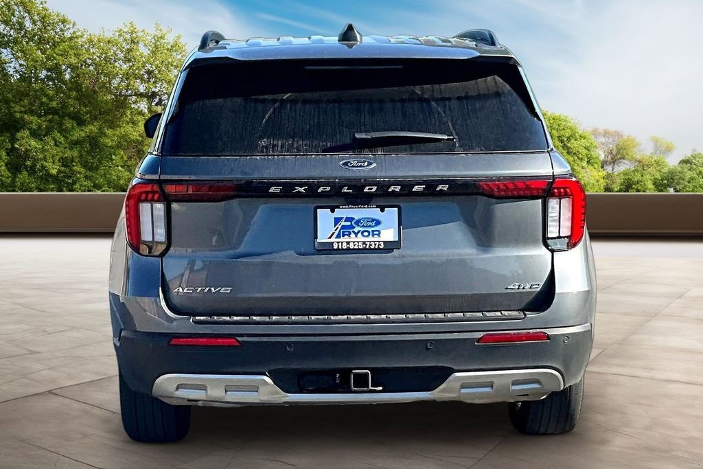 Certified 2025 Ford Explorer Active w/ Active Comfort Package AWD/4WD image 2