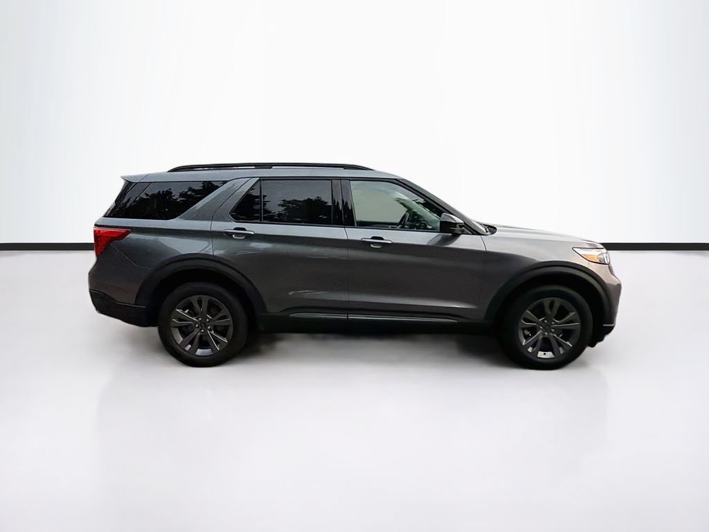 Certified 2024 Ford Explorer XLT w/ Equipment Group 202A AWD/4WD image 4