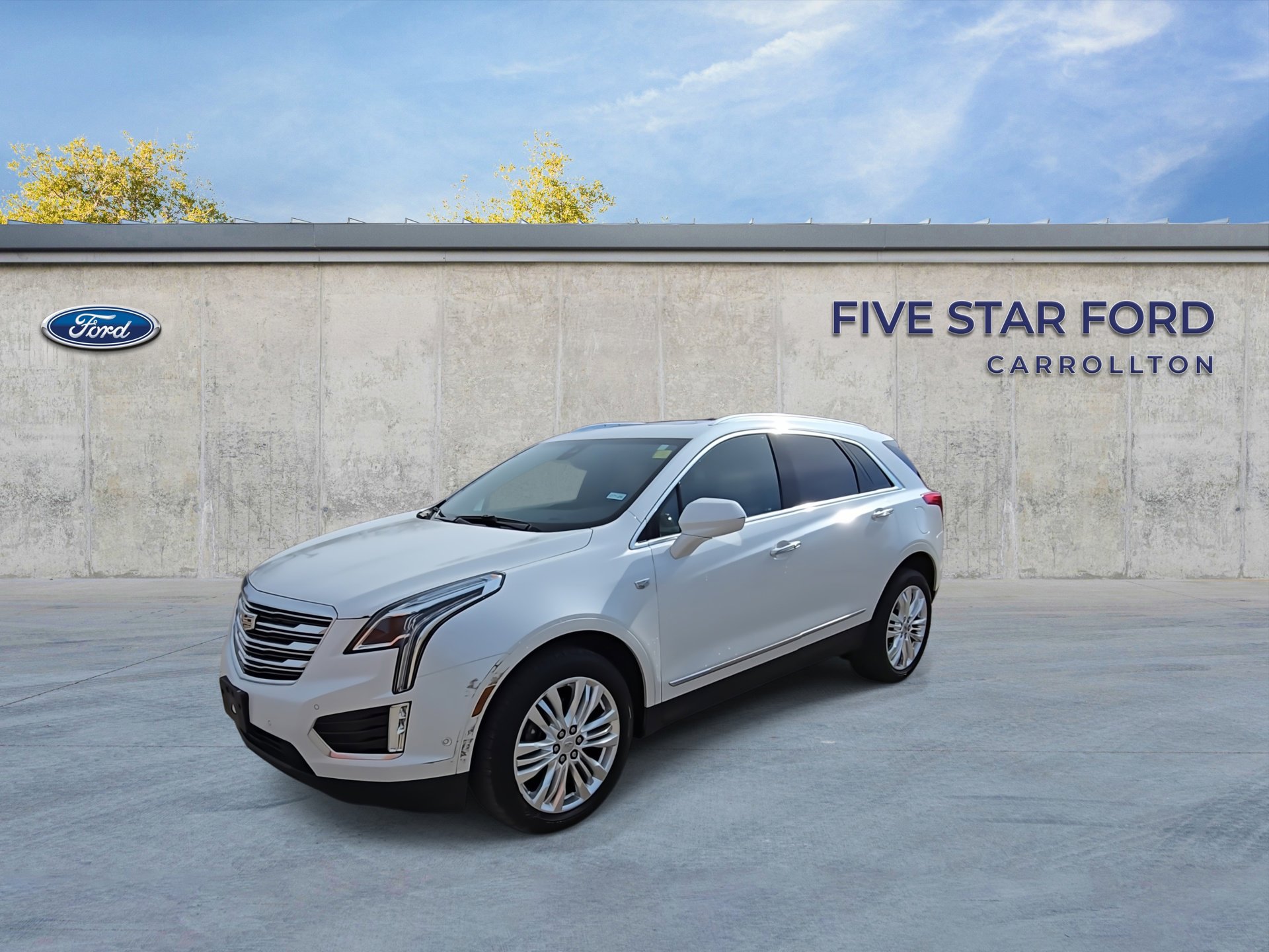 Used 2018 Cadillac XT5 Premium Luxury w/ Driver Assist Package image 4