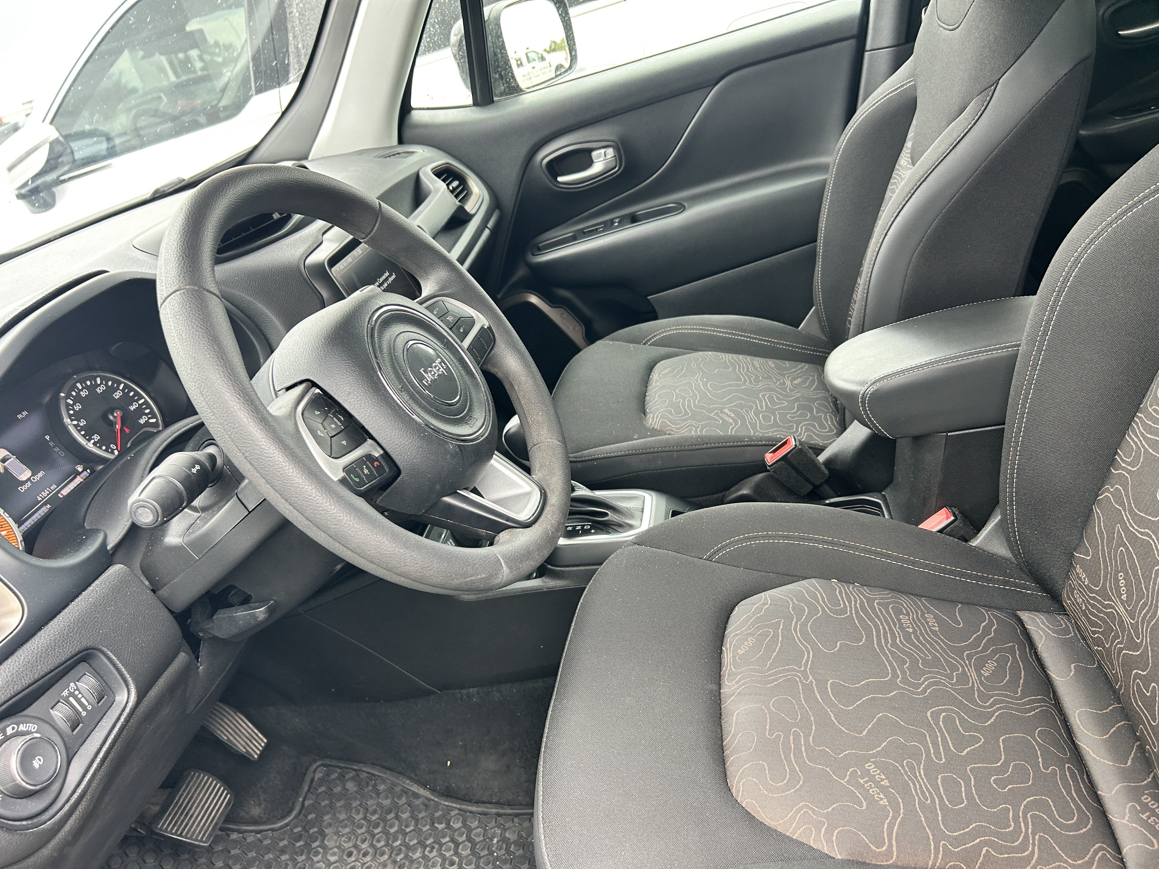 Used 2023 Jeep Renegade Latitude AWD/4WD image 10