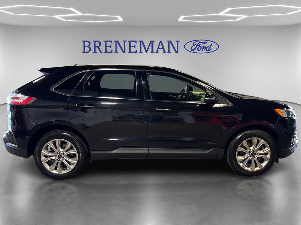 Certified 2023 Ford Edge Titanium AWD/4WD image 4