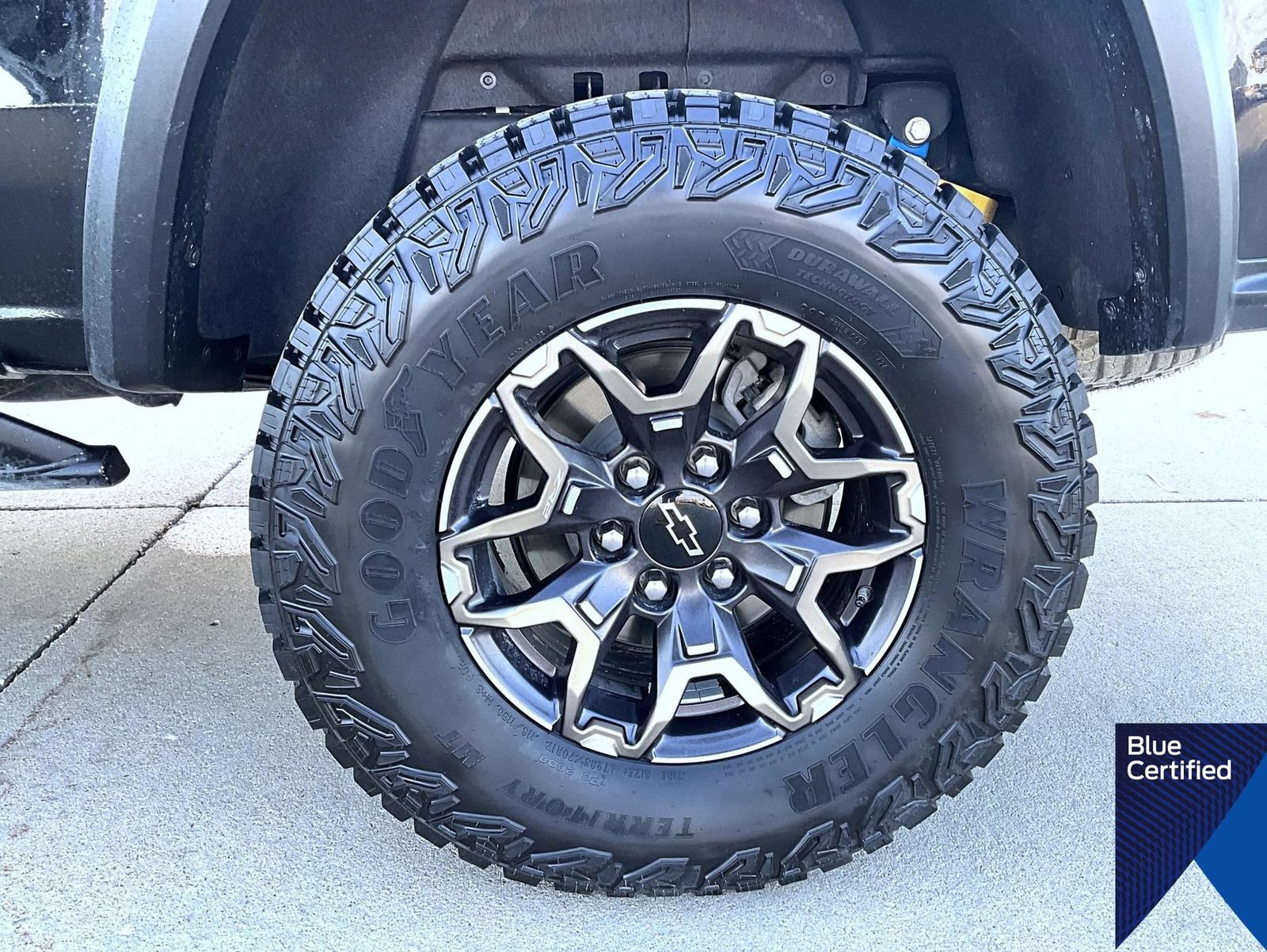 Used 2024 Chevrolet Colorado ZR2 w/ Technology Package AWD/4WD image 25
