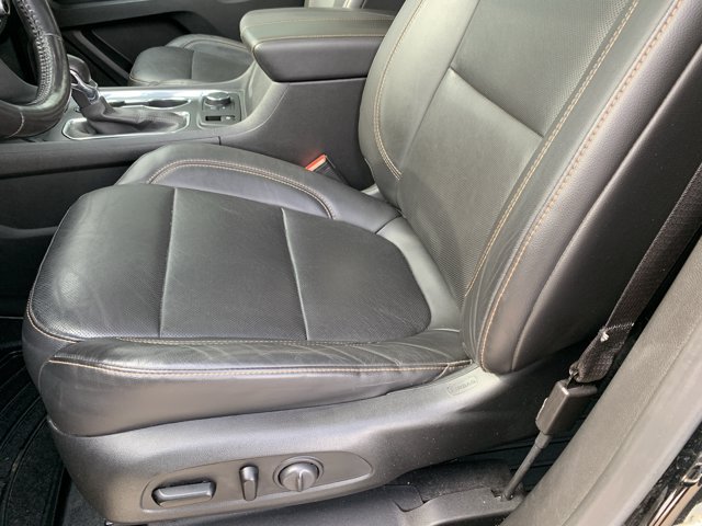 Used 2021 Chevrolet Traverse Premier w/ Redline Edition AWD/4WD image 16