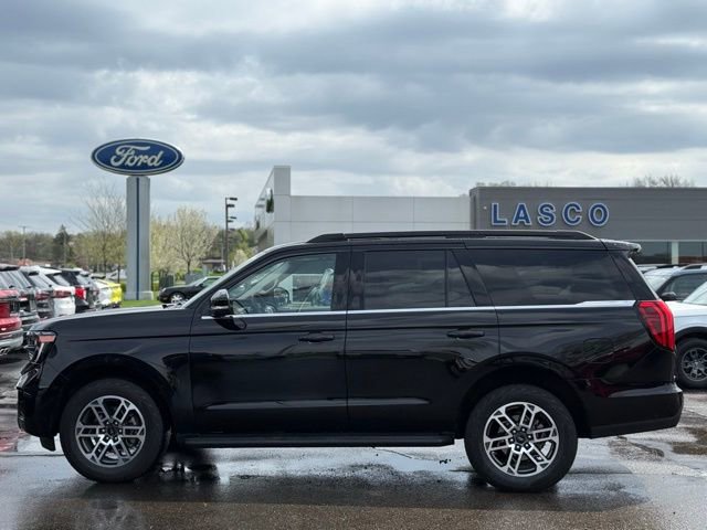 Certified 2025 Ford Expedition Active AWD/4WD image 46