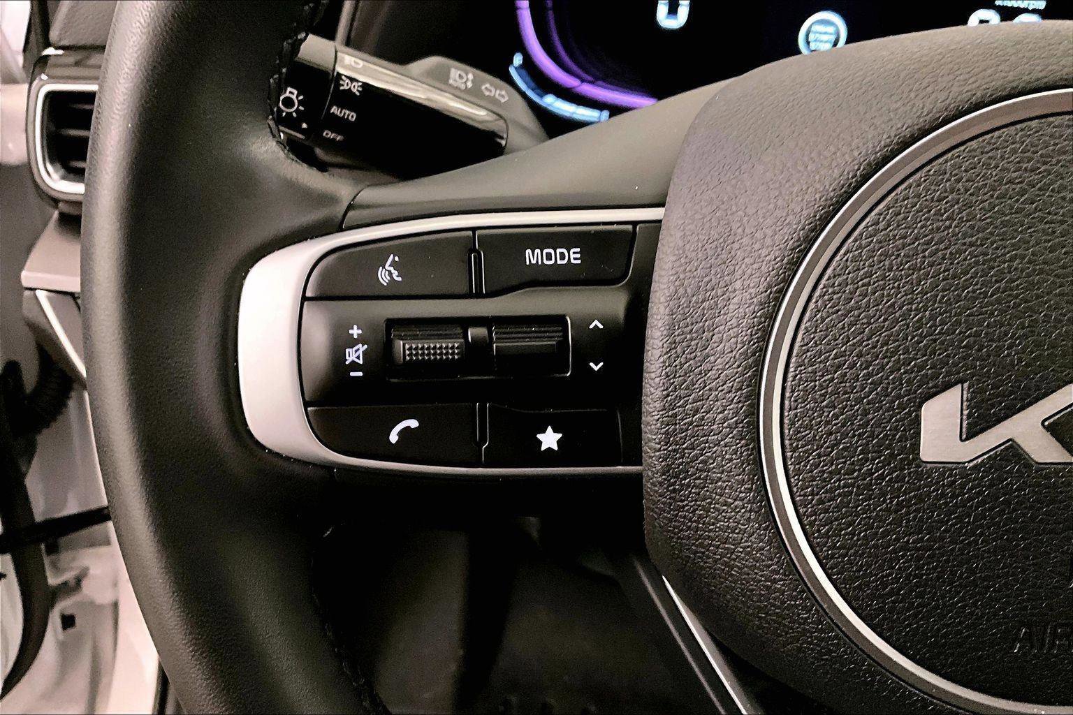 Used 2023 Kia Sportage EX image 17