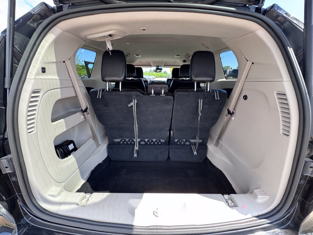 Used 2023 Chrysler Pacifica Touring-L FWD image 15