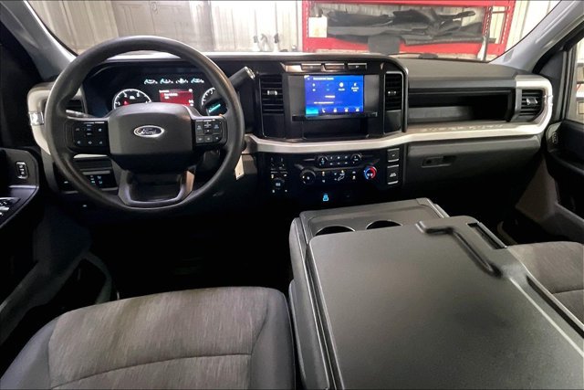 Certified 2023 Ford F250 XL w/ Snow Plow/Camper Package AWD/4WD image 8