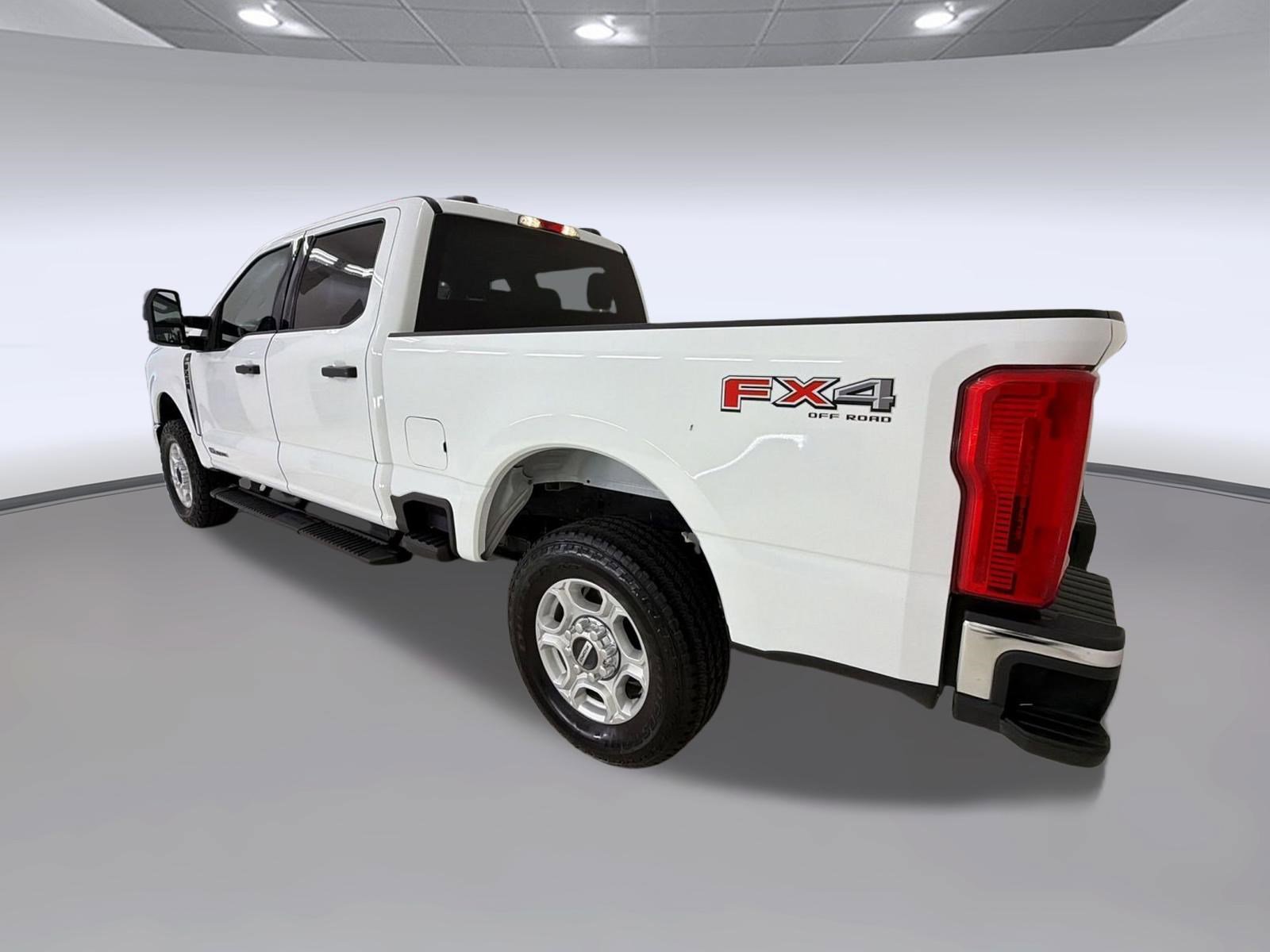 Certified 2025 Ford F250 XLT w/ FX4 Off-Road Package AWD/4WD image 3