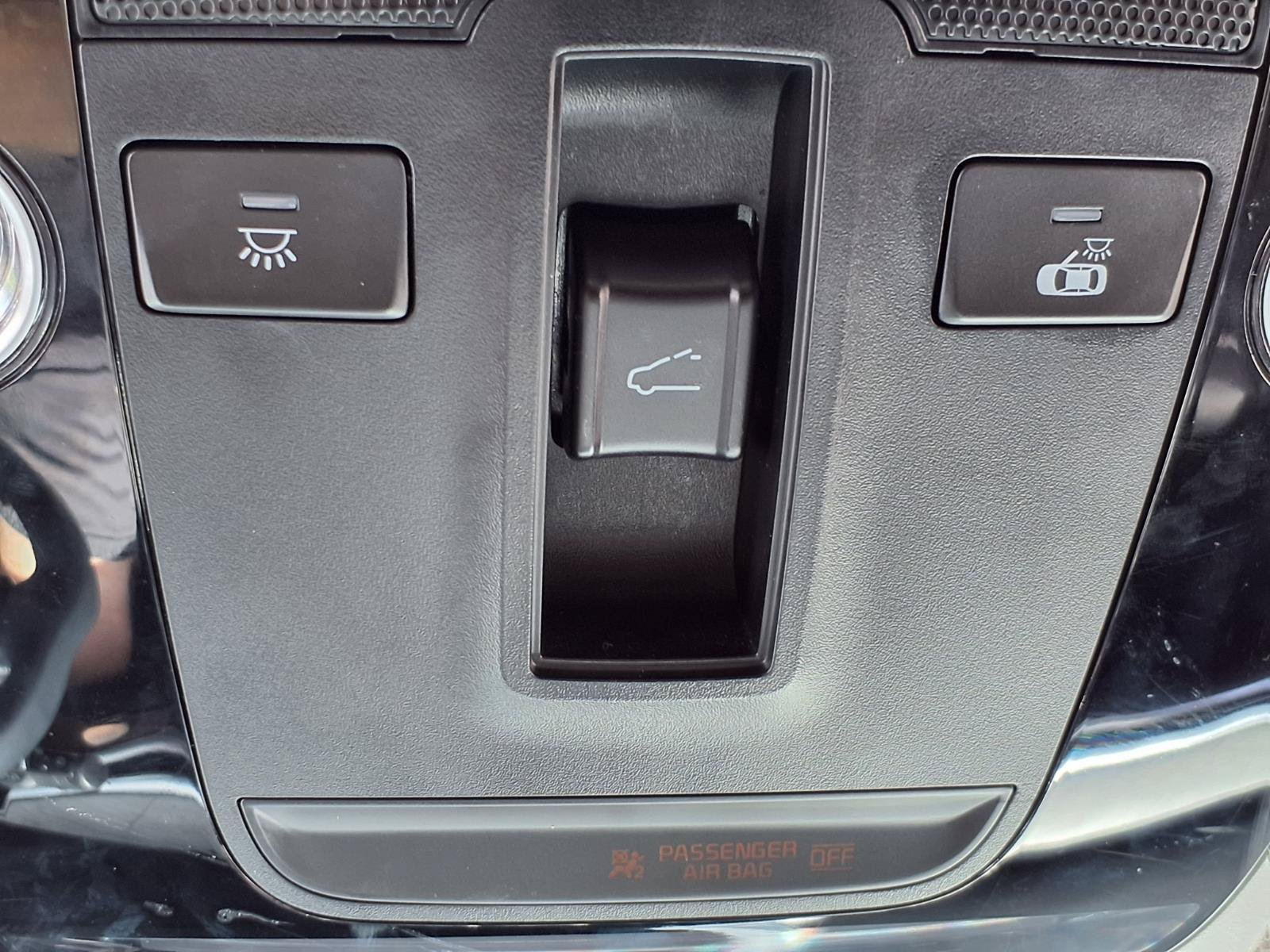 Used 2025 Kia Sorento SX AWD/4WD image 19