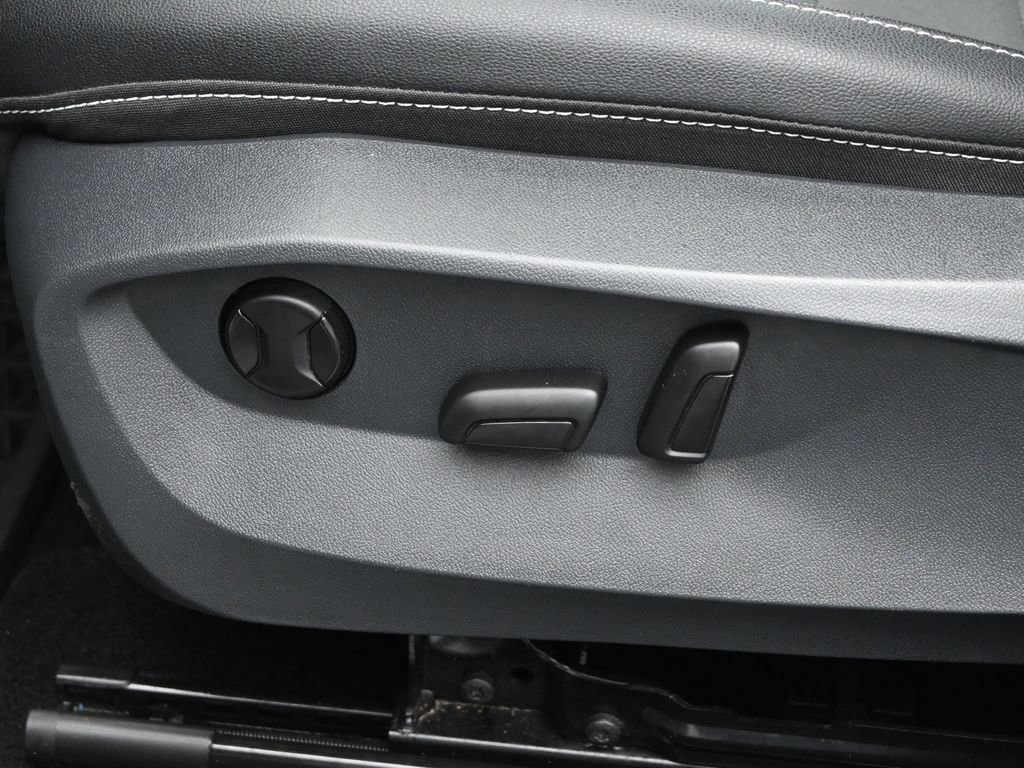 Used 2022 Volkswagen Taos SE image 37