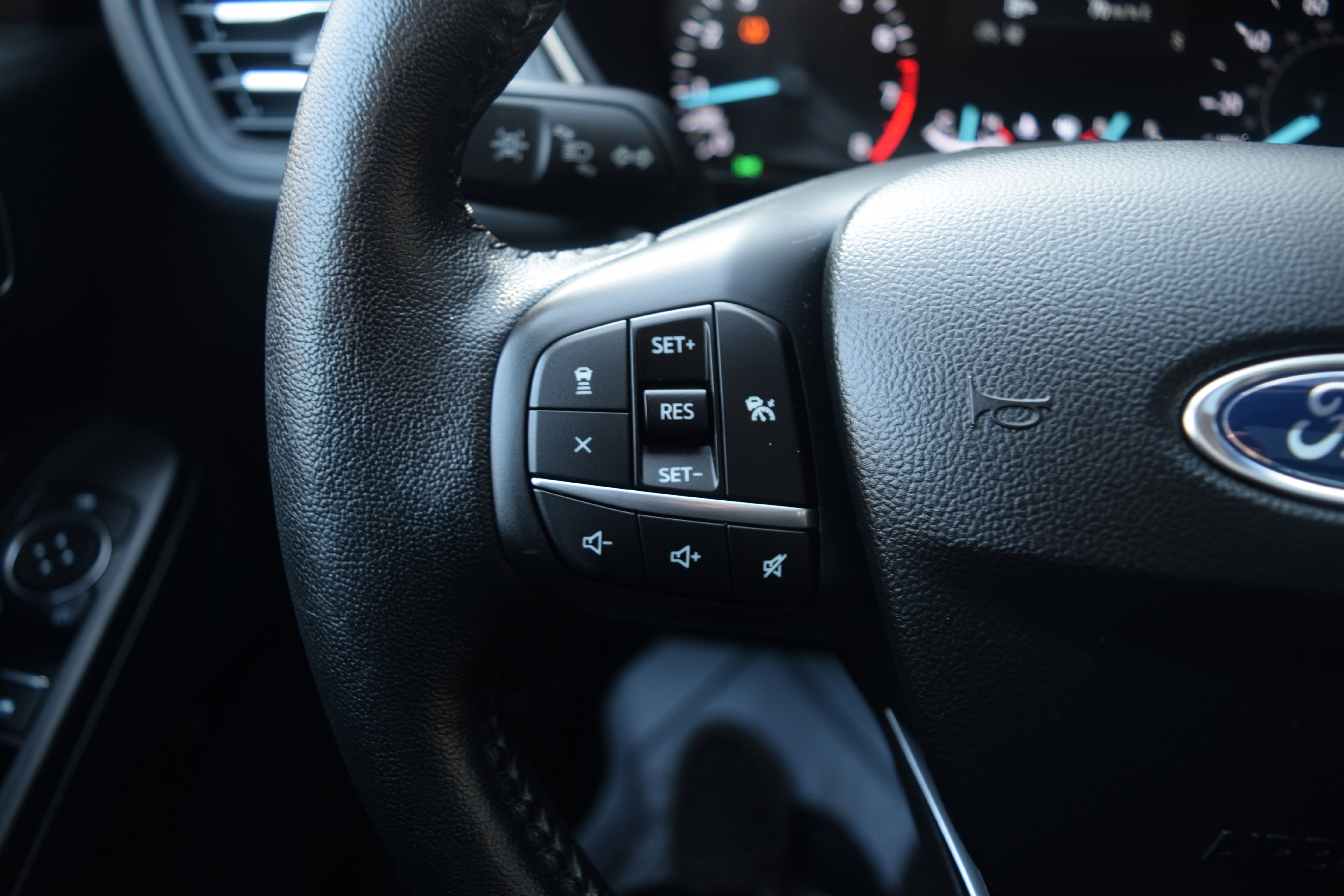 Certified 2020 Ford Escape SEL image 7