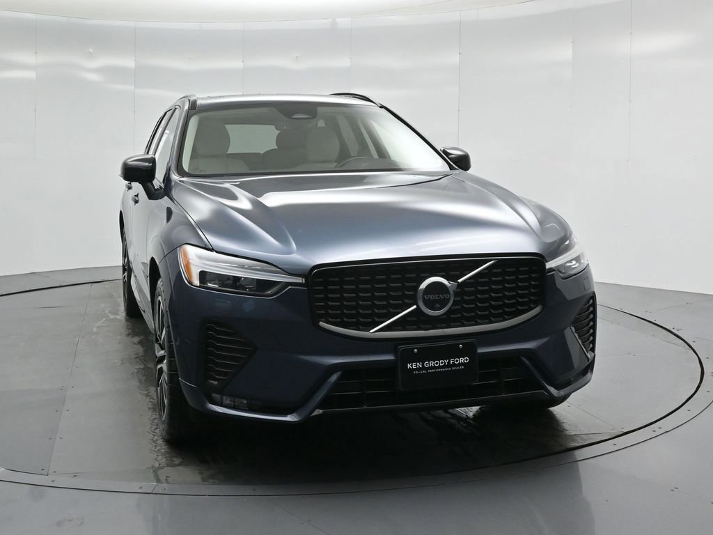 Used 2023 Volvo XC60 B5 Plus image 6