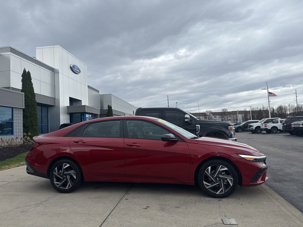 Used 2025 Hyundai Elantra Sport image 15