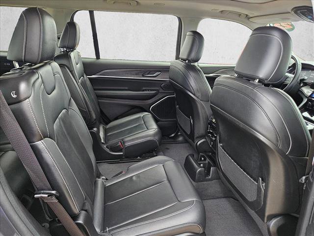 Used 2022 Jeep Grand Cherokee L Limited AWD/4WD image 22