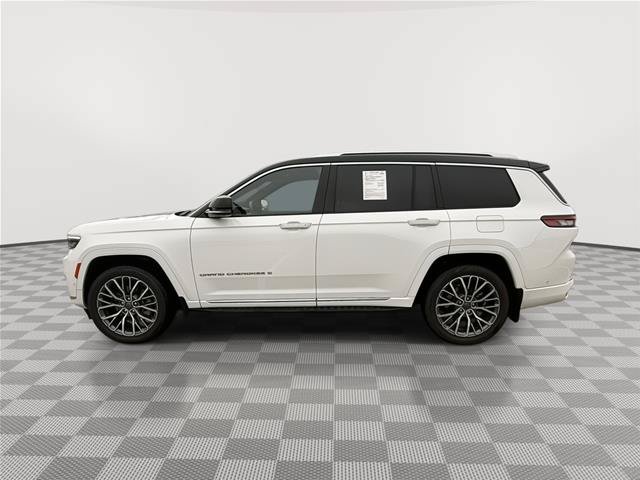 Used 2023 Jeep Grand Cherokee L Summit AWD/4WD image 4