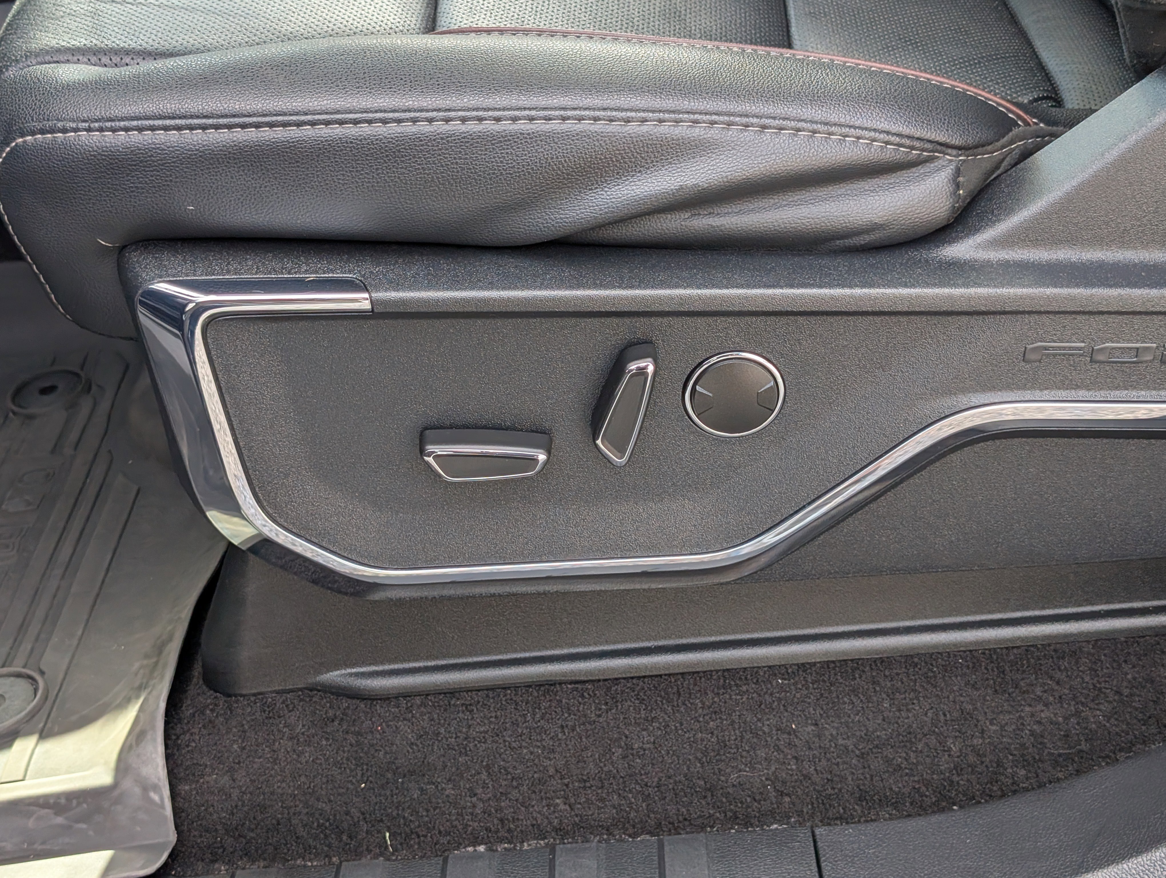 Certified 2022 Ford F150 Lariat w/ Equipment Group 502A High image 22