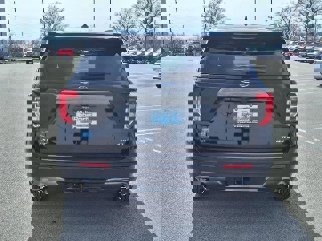 Certified 2023 Ford Explorer XLT w/ Equipment Group 202A image 4