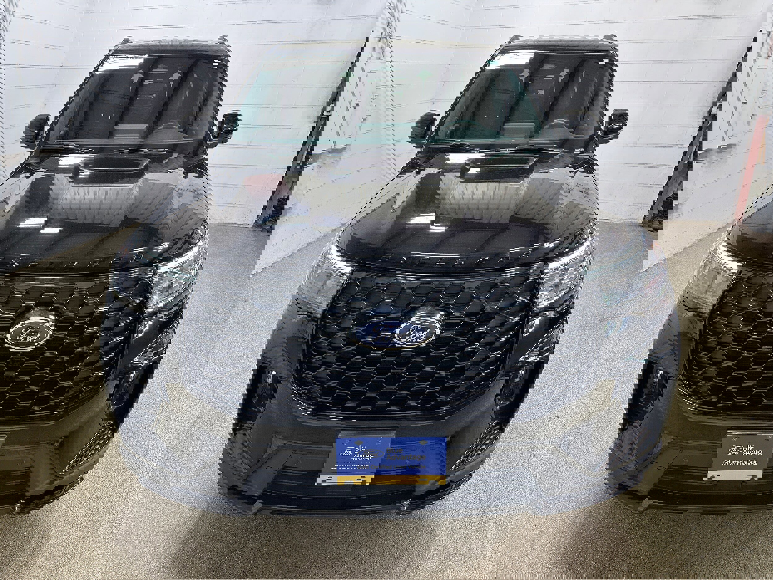 Certified 2025 Ford Explorer ST-Line image 9