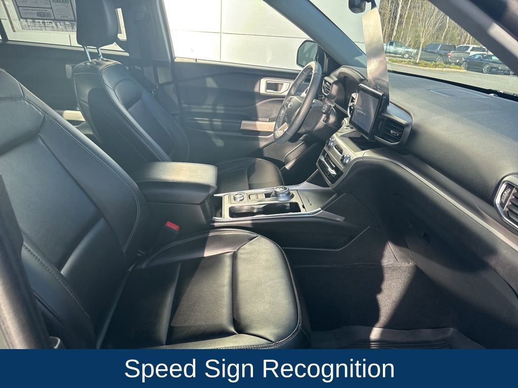 Certified 2023 Ford Explorer XLT w/ Equipment Group 202A image 31