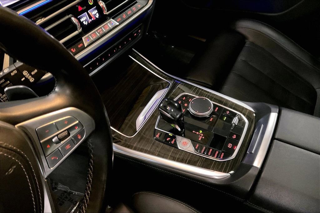 Used 2019 BMW X7 xDrive40i w/ Cold Weather Package image 16