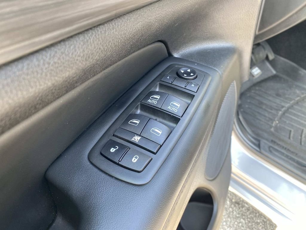 Used 2021 Jeep Grand Cherokee Laredo X RWD image 17