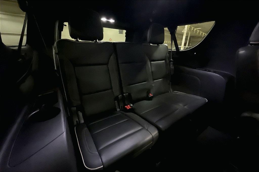 Used 2023 Chevrolet Suburban Premier image 26