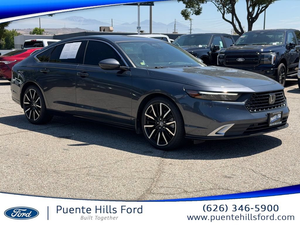 Used 2025 Honda Accord Touring image 1